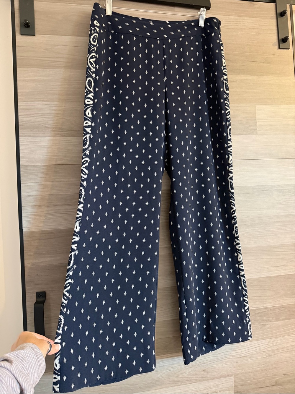 Cabi Navy Printed Wide Leg Pants Size 8